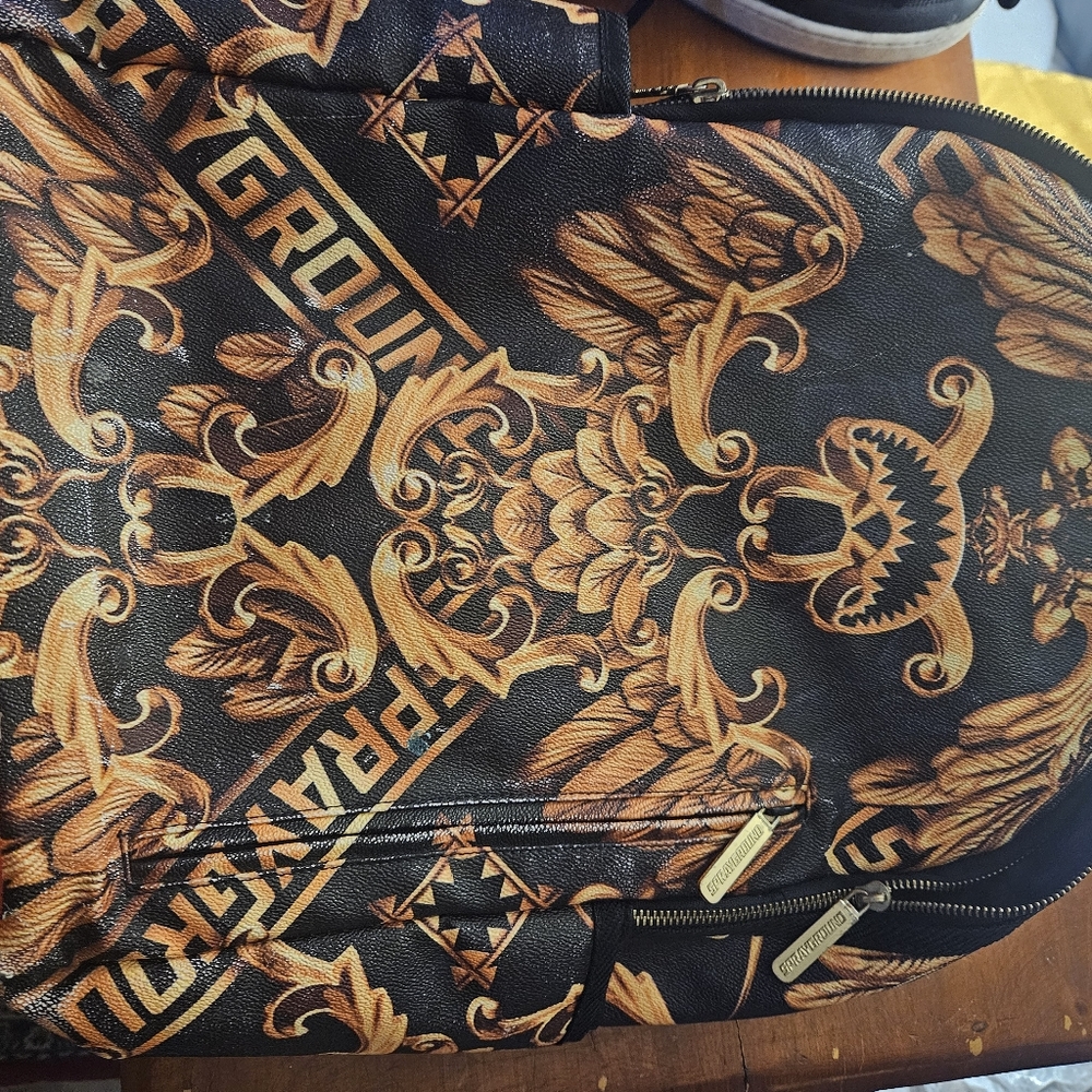 Backpack - Picture 3 of 5